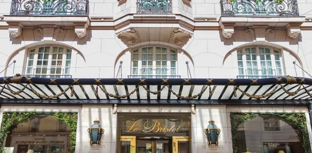 On a testé le palace Le Bristol Paris : notre avis sur cet hôtel mythique !